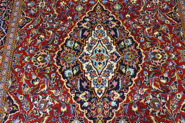 FINE PERSIAN KASHAN RUG WOOL AND SILK 218 X 142 CM