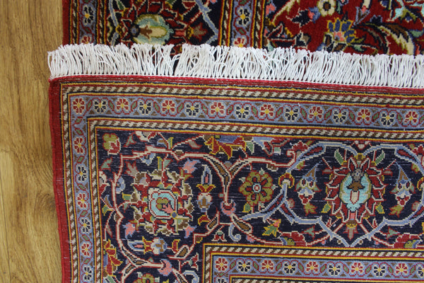 FINE PERSIAN KASHAN RUG WOOL AND SILK 218 X 142 CM