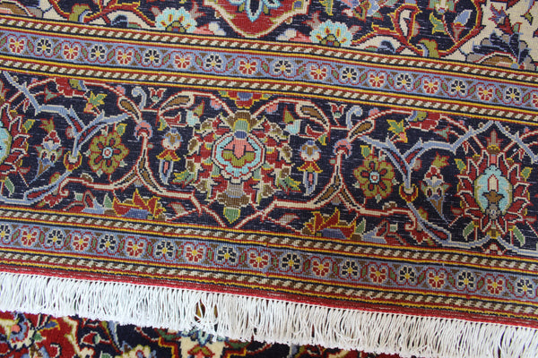 FINE PERSIAN KASHAN RUG WOOL AND SILK 218 X 142 CM