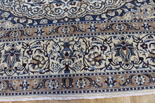 Large Nain Wool & Silk Carpet 400 × 300 cm – Hand-Knotted Medallion Rug