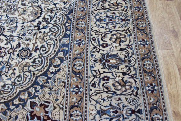 Large Nain Wool & Silk Carpet 400 × 300 cm – Hand-Knotted Medallion Rug