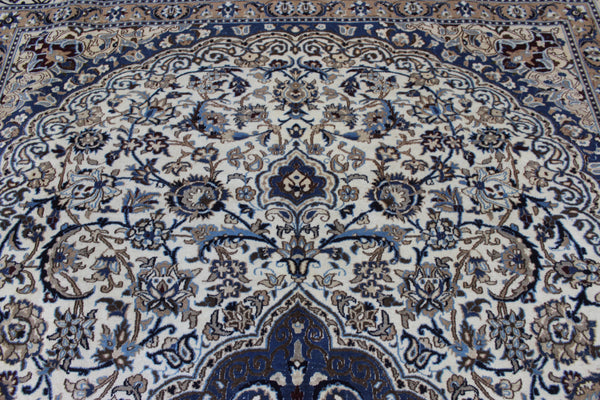 Large Nain Wool & Silk Carpet 400 × 300 cm – Hand-Knotted Medallion Rug