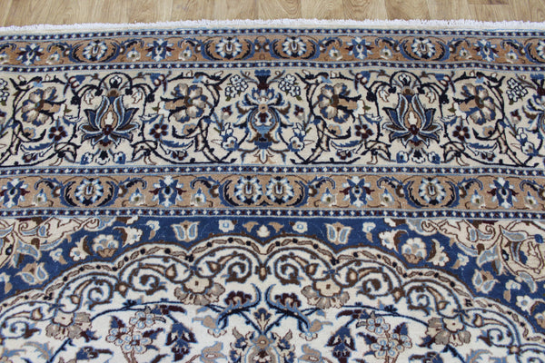 Large Nain Wool & Silk Carpet 400 × 300 cm – Hand-Knotted Medallion Rug