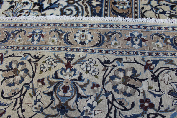 Large Nain Wool & Silk Carpet 400 × 300 cm – Hand-Knotted Medallion Rug