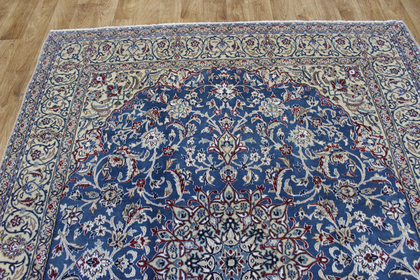 Persian Nain Wool & Silk Rug 244 × 192 cm – Hand-Knotted Blue Medallion Carpet