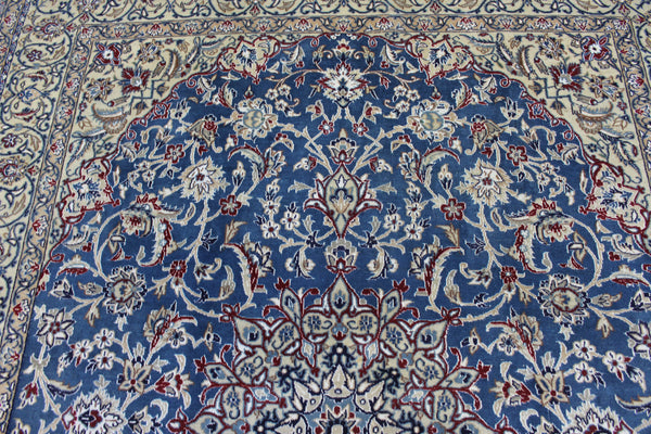 Persian Nain Wool & Silk Rug 244 × 192 cm – Hand-Knotted Blue Medallion Carpet