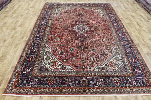 Persian Tabriz Carpet 290 × 194 cm – Hand-Knotted Wool Medallion Rug
