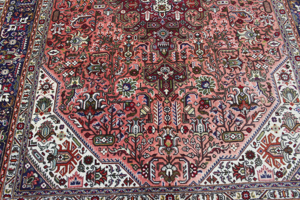 Persian Tabriz Carpet 290 × 194 cm – Hand-Knotted Wool Medallion Rug