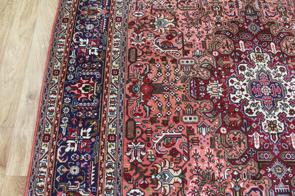 Persian Tabriz Carpet 290 × 194 cm – Hand-Knotted Wool Medallion Rug