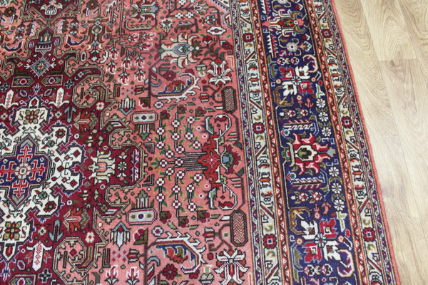 Persian Tabriz Carpet 290 × 194 cm – Hand-Knotted Wool Medallion Rug