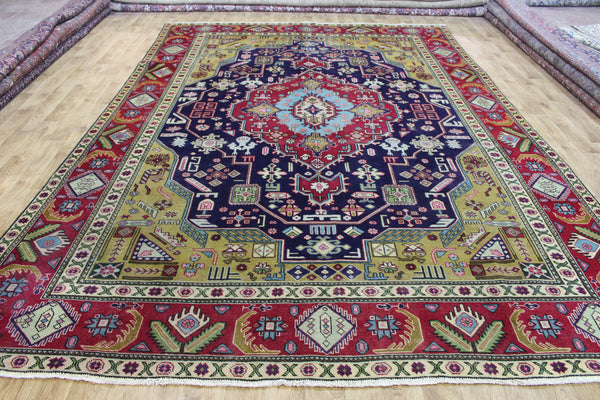 Vintage Persian Heriz Carpet 387 × 270 cm – Hand-Knotted Wool Geometric Rug