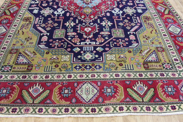 Vintage Persian Heriz Carpet 387 × 270 cm – Hand-Knotted Wool Geometric Rug