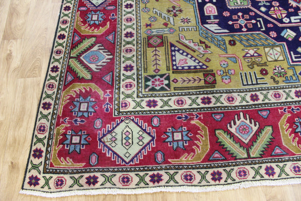 Vintage Persian Heriz Carpet 387 × 270 cm – Hand-Knotted Wool Geometric Rug