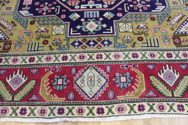 Vintage Persian Heriz Carpet 387 × 270 cm – Hand-Knotted Wool Geometric Rug