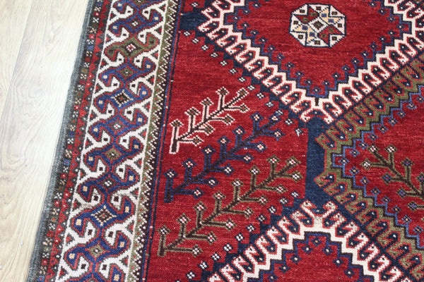 Vintage Persian Shiraz Rug 300 × 158 cm – Hand-Knotted Wool Natural Dye Tribal Carpet