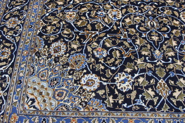Large Persian Mashhad Carpet 345 × 245 cm – Hand-Knotted Wool Medallion Rug