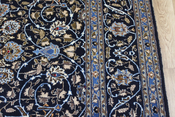 Large Persian Mashhad Carpet 345 × 245 cm – Hand-Knotted Wool Medallion Rug