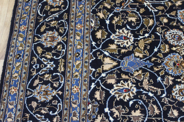 Large Persian Mashhad Carpet 345 × 245 cm – Hand-Knotted Wool Medallion Rug