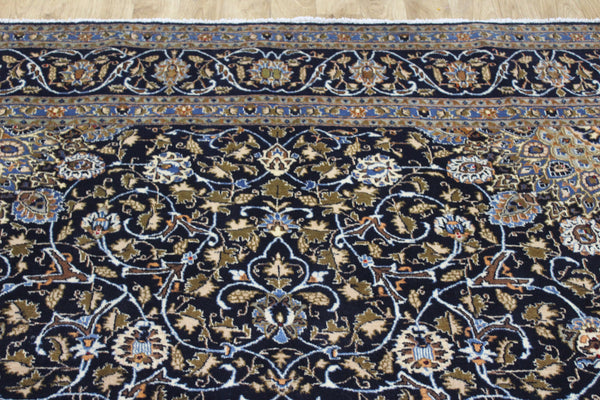 Large Persian Mashhad Carpet 345 × 245 cm – Hand-Knotted Wool Medallion Rug