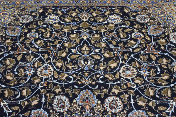 Large Persian Mashhad Carpet 345 × 245 cm – Hand-Knotted Wool Medallion Rug