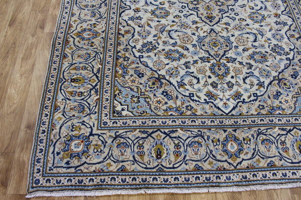 Persian Kashan Rug 293 × 200 cm – Hand-Knotted Wool Floral Medallion Carpet