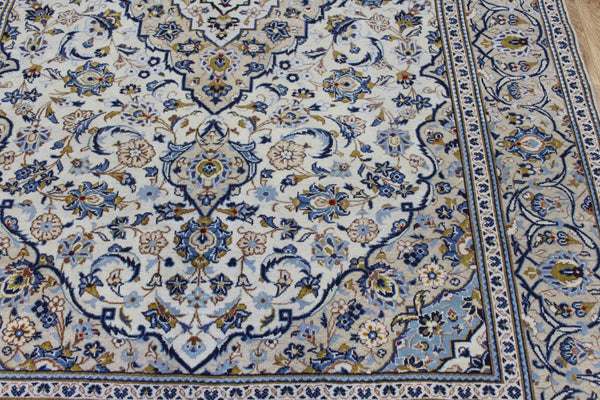 Persian Kashan Rug 293 × 200 cm – Hand-Knotted Wool Floral Medallion Carpet