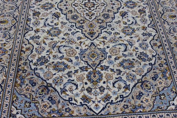 Persian Kashan Rug 293 × 200 cm – Hand-Knotted Wool Floral Medallion Carpet