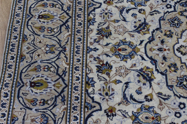 Persian Kashan Rug 293 × 200 cm – Hand-Knotted Wool Floral Medallion Carpet