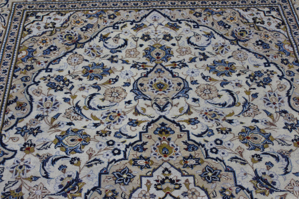 Persian Kashan Rug 293 × 200 cm – Hand-Knotted Wool Floral Medallion Carpet