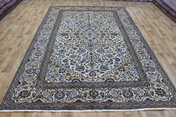 Persian Kashan Rug 307 × 202 cm – Hand-Knotted Wool Floral Medallion Carpet