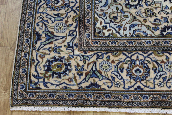Persian Kashan Rug 307 × 202 cm – Hand-Knotted Wool Floral Medallion Carpet