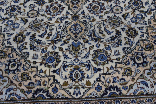 Persian Kashan Rug 307 × 202 cm – Hand-Knotted Wool Floral Medallion Carpet