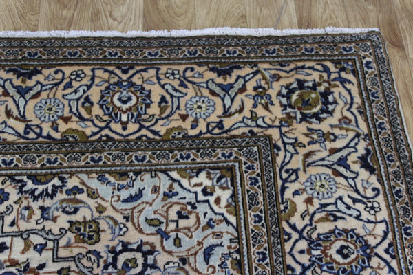 Persian Kashan Rug 307 × 202 cm – Hand-Knotted Wool Floral Medallion Carpet