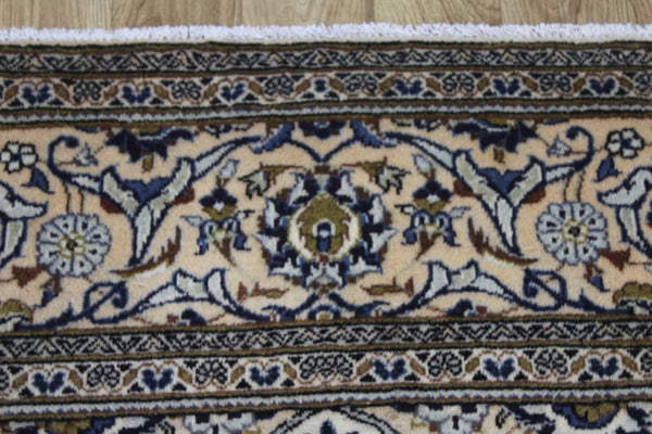 Persian Kashan Rug 307 × 202 cm – Hand-Knotted Wool Floral Medallion Carpet