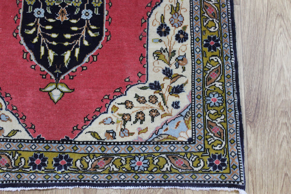 Persian Qum Rug 121 × 71 cm – Fine Hand-Knotted Wool Rug