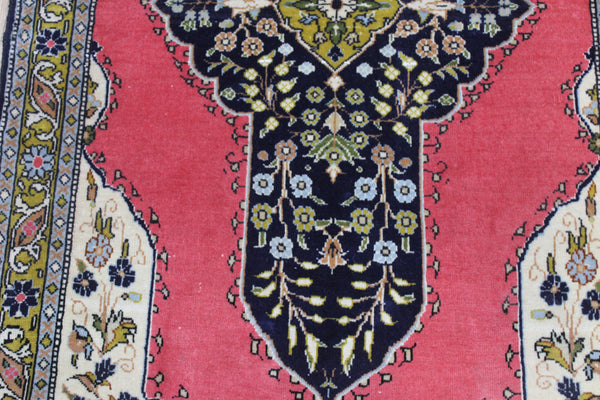 Persian Qum Rug 121 × 71 cm – Fine Hand-Knotted Wool Rug