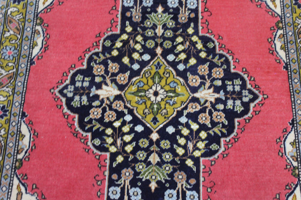 Persian Qum Rug 121 × 71 cm – Fine Hand-Knotted Wool Rug
