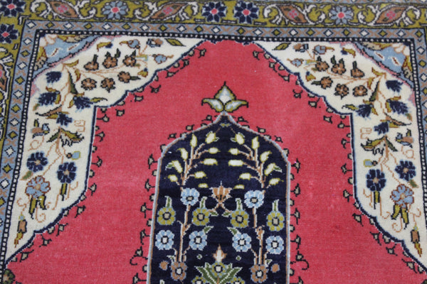 Persian Qum Rug 121 × 71 cm – Fine Hand-Knotted Wool Rug
