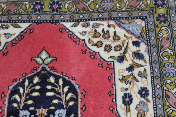 Persian Qum Rug 121 × 71 cm – Fine Hand-Knotted Wool Rug
