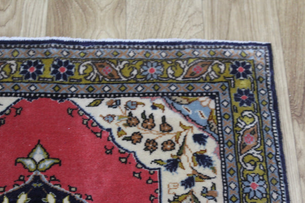 Persian Qum Rug 121 × 71 cm – Fine Hand-Knotted Wool Rug