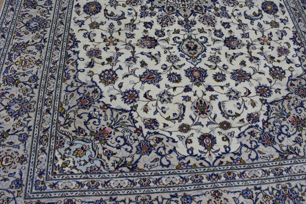 Persian Kashan Carpet 348 × 243 cm – Hand-Knotted Wool Rug