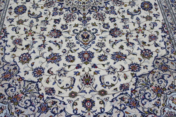 Persian Kashan Carpet 348 × 243 cm – Hand-Knotted Wool Rug
