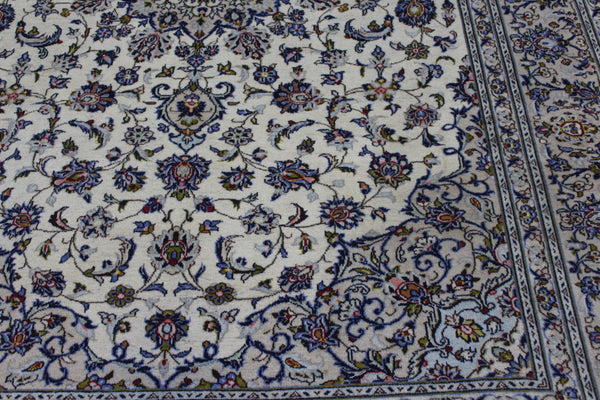 Persian Kashan Carpet 348 × 243 cm – Hand-Knotted Wool Rug