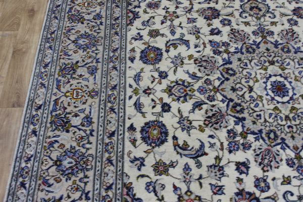 Persian Kashan Carpet 348 × 243 cm – Hand-Knotted Wool Rug
