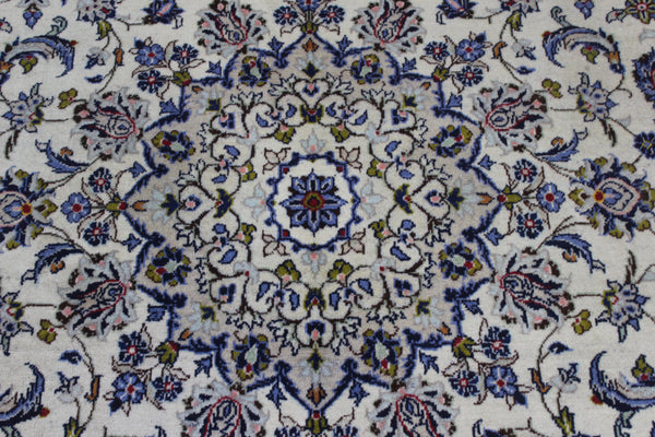 Persian Kashan Carpet 348 × 243 cm – Hand-Knotted Wool Rug