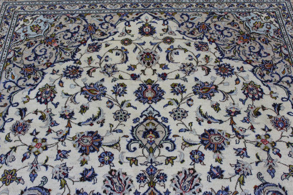 Persian Kashan Carpet 348 × 243 cm – Hand-Knotted Wool Rug
