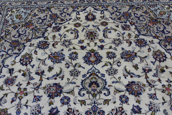 Persian Kashan Carpet 348 × 243 cm – Hand-Knotted Wool Rug