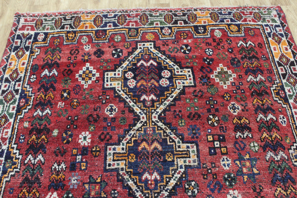 Vintage Persian Qashqai Shiraz Rug 193 × 160 cm – Hand-Knotted Tribal Wool Rug