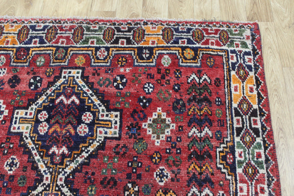 Vintage Persian Qashqai Shiraz Rug 193 × 160 cm – Hand-Knotted Tribal Wool Rug