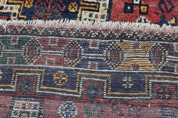 Vintage Persian Qashqai Shiraz Rug 193 × 160 cm – Hand-Knotted Tribal Wool Rug